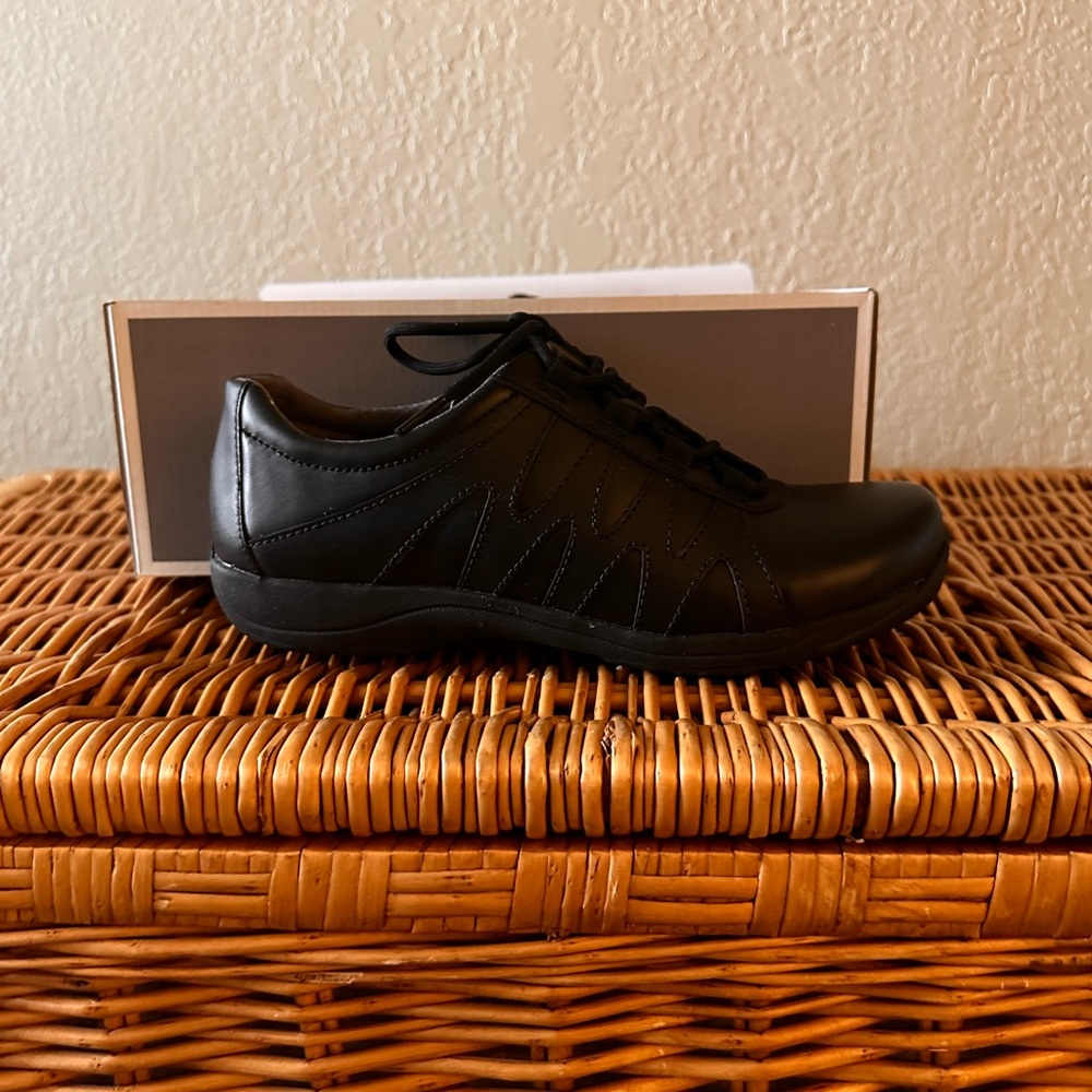 Black Dansko Shoes - Size 9